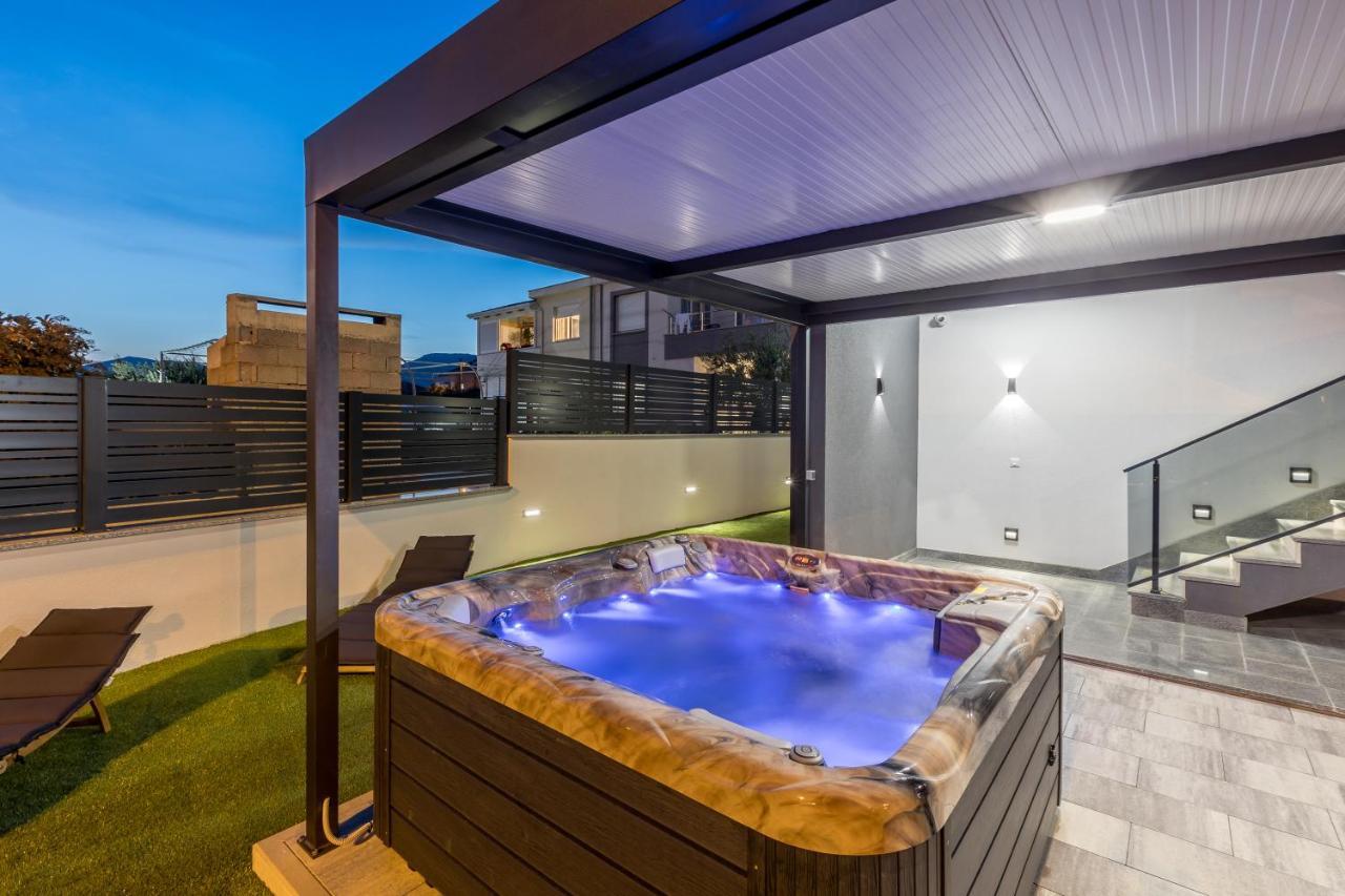 Luxury Apartments Katarina Kastela Dış mekan fotoğraf